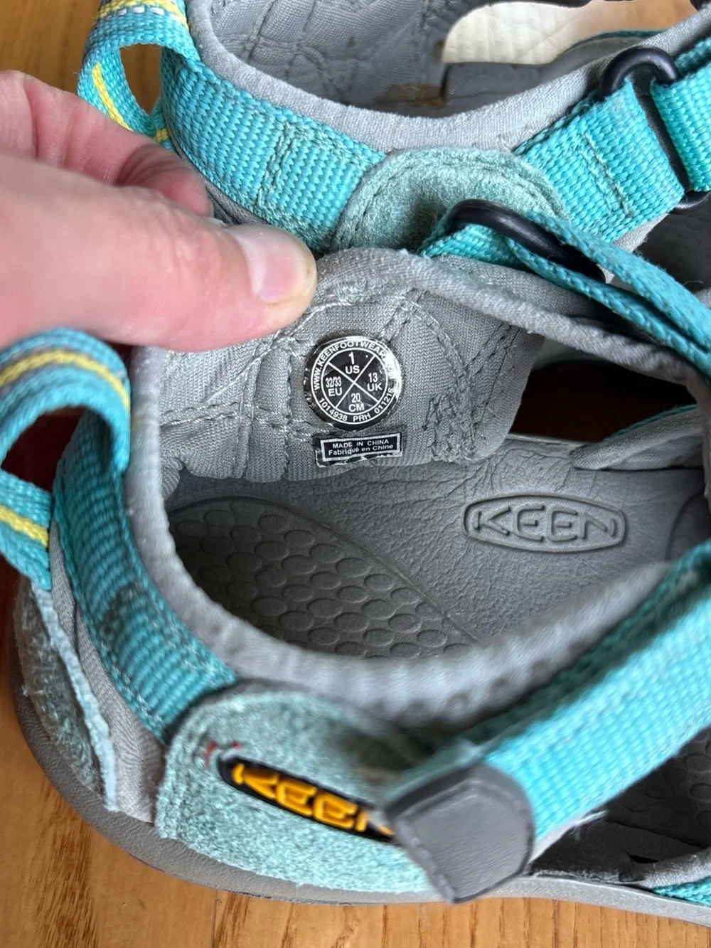 Keen Venice H2 Kids Sandals Aqua Green Gray Yellow Boys Girls Hiking Youth Sz 1